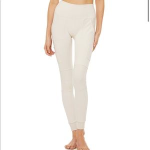 NWT ALO HIGH-WAIST CARGO LEGGING Small